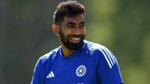 IND vs ENG 2nd Test: To play Jasprit Bumrah or not? Ravi Shastri offers his suggestion