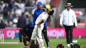 Test Cricket's Quality in Question: England Legends Demand Radical Overhaul of Rules
Or
Cook & Vaughan Advocate for Test Cricket Reforms Amid Quality Concerns