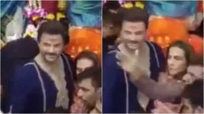 Ganesh Chaturthi 2025: Anil Kapoor steps out with wife Sunita, seeks blessing at Lalbaugcha Raja  - WATCH